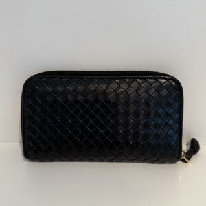 Bottega Veneta Black Leather Zip Wallet